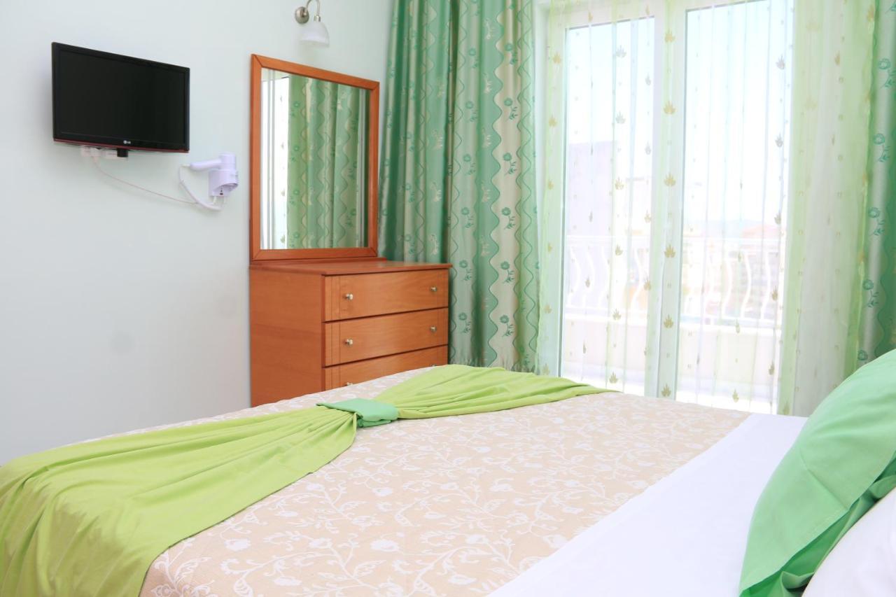 Isabela Apartments Sarandë Exterior foto