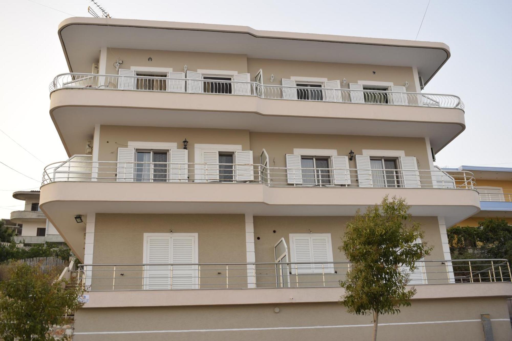 Isabela Apartments Sarandë Exterior foto